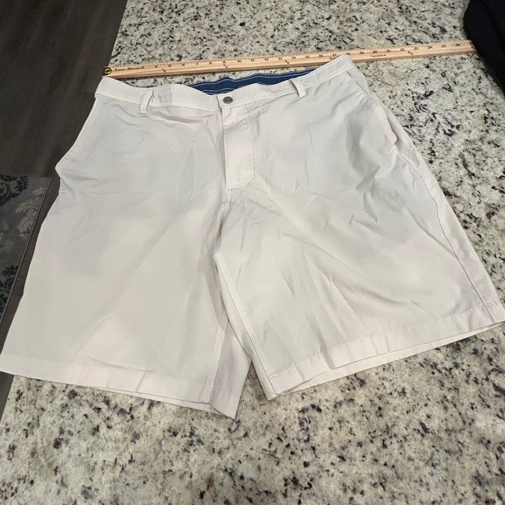 Southern Tide T3 (Tide to Trail).  Size XL.